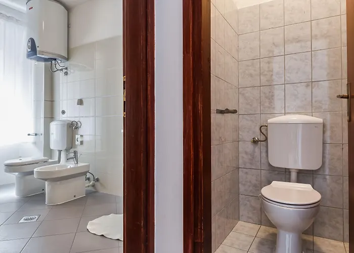 安通斯2号公寓 * 普拉