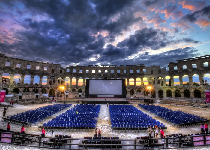 安通斯2号公寓 *